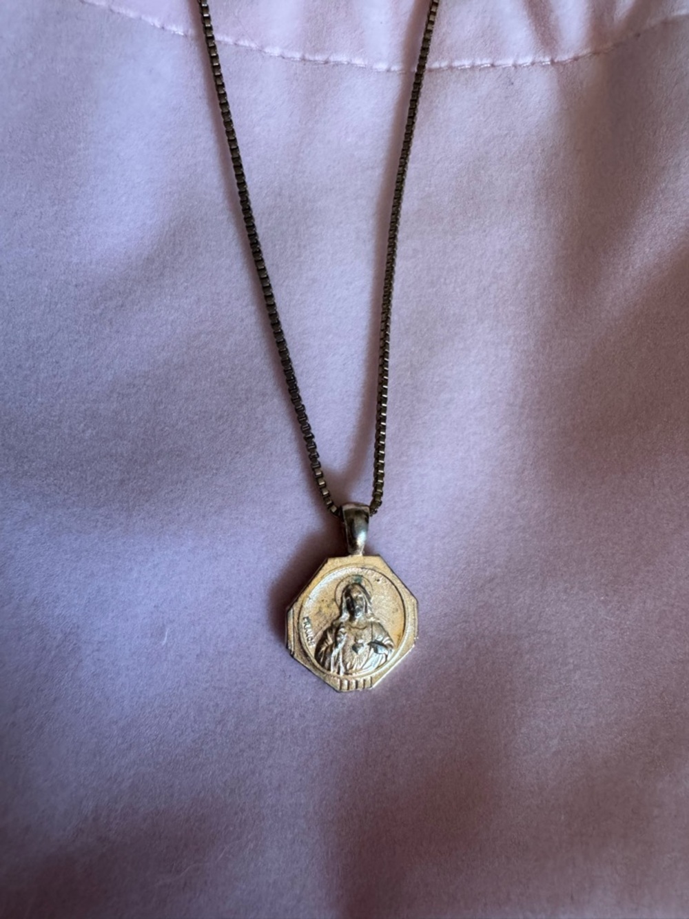 Gold Virgin Mary Medallion Necklace - Women Jewelry - Picture 6 of 6